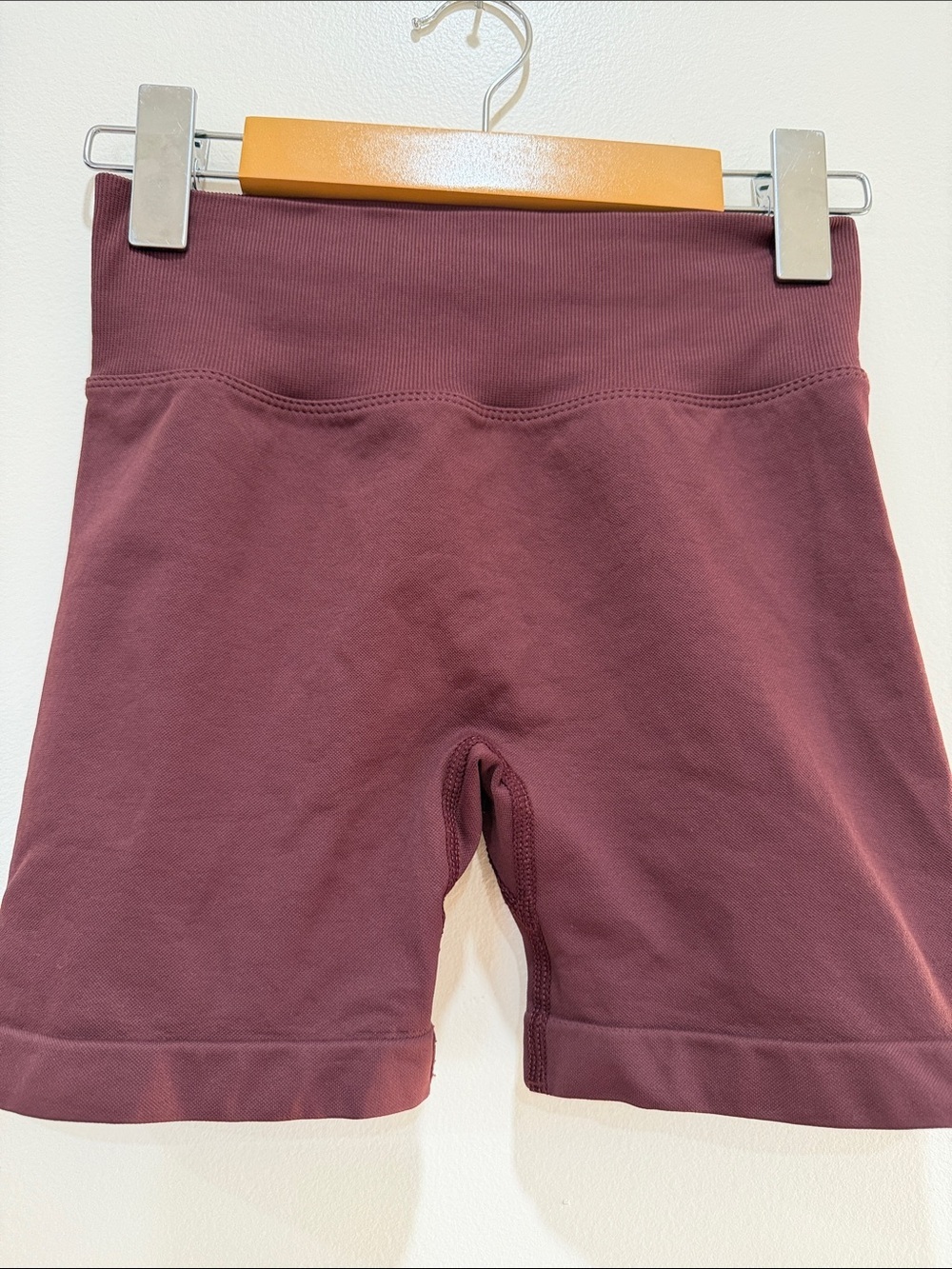 NWOT High-Waist Scrunch Bike Shorts in Burgundy - Picture 4 of 7